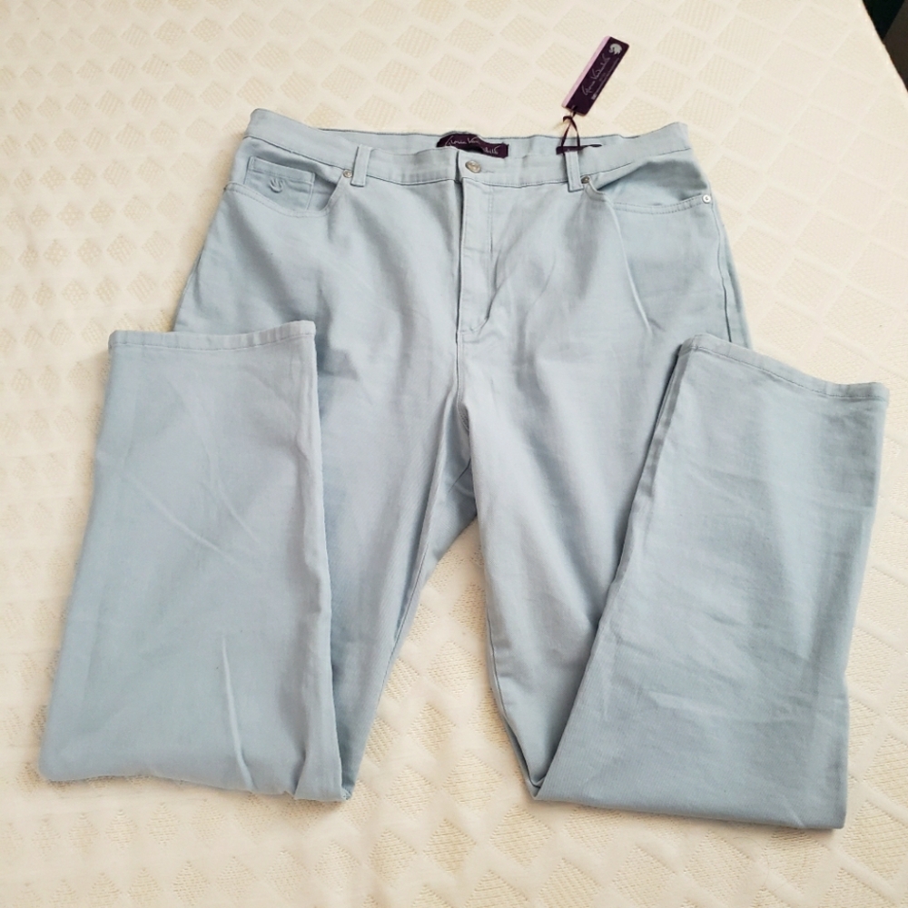 New with Tags Gloria Vanderbilt Amanda Original Slimming Jean Size 18 Light Blue